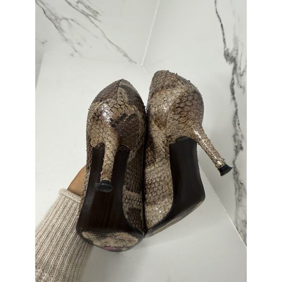 Stuart Weitzman Women’s Adria Python Print Pointed Toe Leather Pumps Size 7.5 - Picture 7 of 11
